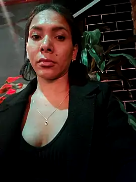 Snapshot of Doll_Loren chatting on February 20, 2026, 1:46 am Doll Loren online show from February 20, 2026, 1:46 am