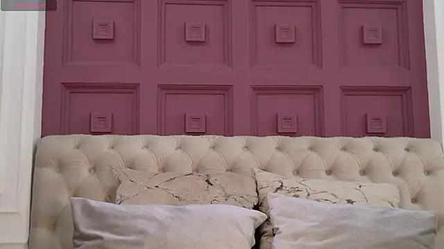 AnaAnais online show from April 14, 2026, 2:00 pm