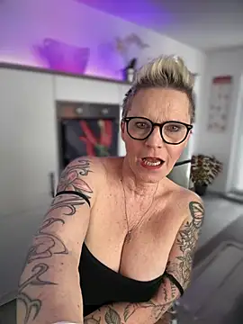 Snapshot of German_Milf chatting on February 23, 2025, 2:46 pm German Milf online show from February 23, 2025, 2:46 pm