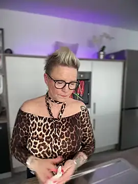 Snapshot of German_Milf chatting on February 18, 2025, 2:06 pm German Milf online show from February 18, 2025, 2:06 pm