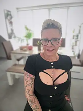 Snapshot of German_Milf chatting on February 10, 2025, 1:55 pm German Milf online show from February 10, 2025, 1:55 pm