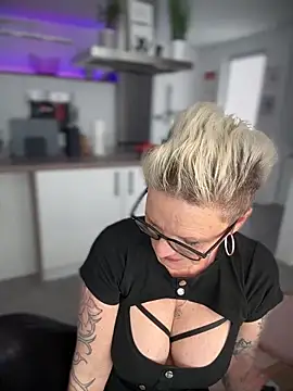 Snapshot of German_Milf chatting on February 25, 2025, 1:32 pm German Milf online show from February 25, 2025, 1:32 pm