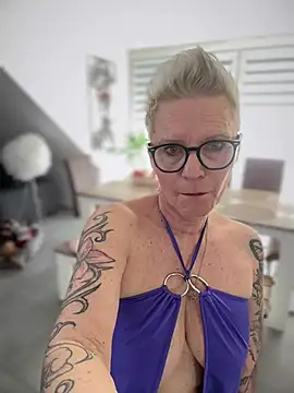 Snapshot of German_Milf chatting on March 3, 2025, 1:45 pm German Milf online show from March 3, 2025, 1:45 pm