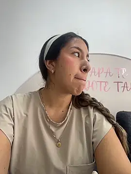 Snapshot of daniela_henao chatting on April 14, 2026, 2:55 pm daniela henao online show from April 14, 2026, 2:55 pm