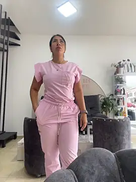 Snapshot of daniela_henao chatting on April 10, 2026, 2:13 pm daniela henao online show from April 10, 2026, 2:13 pm