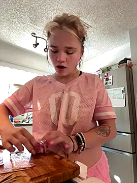 Cutiepiespanks online show from October 10, 2025, 9:15 pm