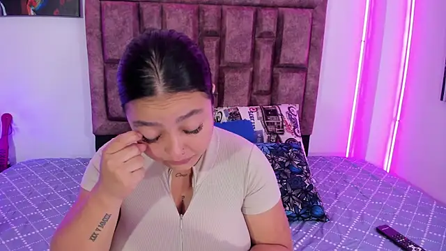 NaughtyAnaa online show from October 21, 2025, 3:33 pm