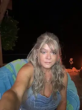 cowgirlc online show from June 27, 2026, 2:17 am