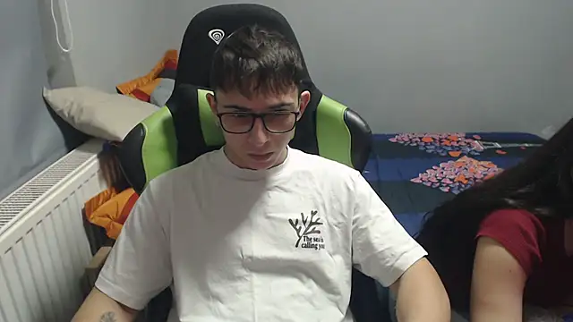 Snapshot of Alien7nebula chatting on February 15, 2025, 7:39 pm Alien7nebula online show from February 15, 2025, 7:39 pm