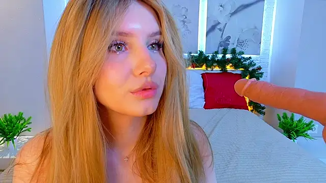 Betty June online show from December 19, 2025, 8:55 pm