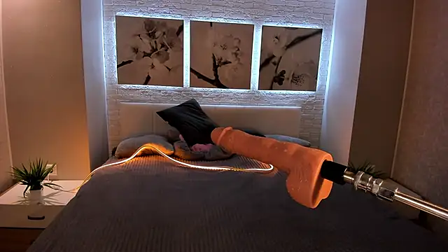 Betty June online show from September 19, 2025, 8:35 pm