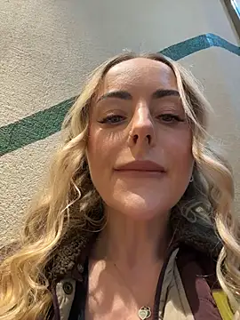 EmaSalis online show from March 10, 2026, 10:52 am