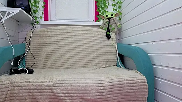 Misss Vikk online show from November 12, 2025, 5:55 am