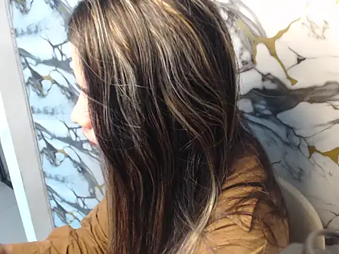Snapshot of Urbabygirl_jenny chatting on April 28, 2026, 5:01 am Urbabygirl jenny online show from April 28, 2026, 5:01 am