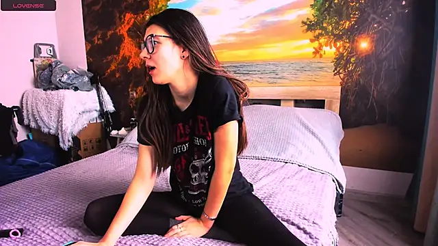 Snapshot of MollyLollipop chatting on February 5, 2025, 3:34 am MollyLollipop online show from February 5, 2025, 3:34 am