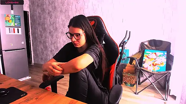 Snapshot of MollyLollipop chatting on March 11, 2025, 4:51 am MollyLollipop online show from March 11, 2025, 4:51 am