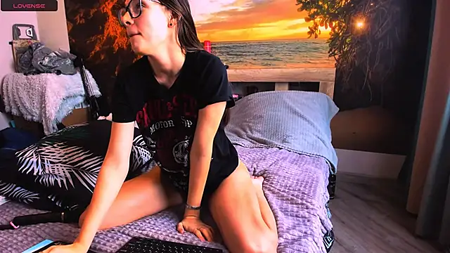 Snapshot of MollyLollipop chatting on February 5, 2025, 6:35 am MollyLollipop online show from February 5, 2025, 6:35 am