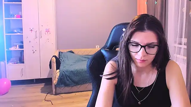 MollyLollipop online show from January 12, 2026, 1:12 am