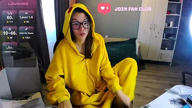 Snapshot of MollyLollipop chatting on September 19, 2025, 4:16 am MollyLollipop online show from September 19, 2025, 4:16 am