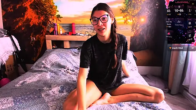 Snapshot of MollyLollipop chatting on March 6, 2025, 5:14 am MollyLollipop online show from March 6, 2025, 5:14 am