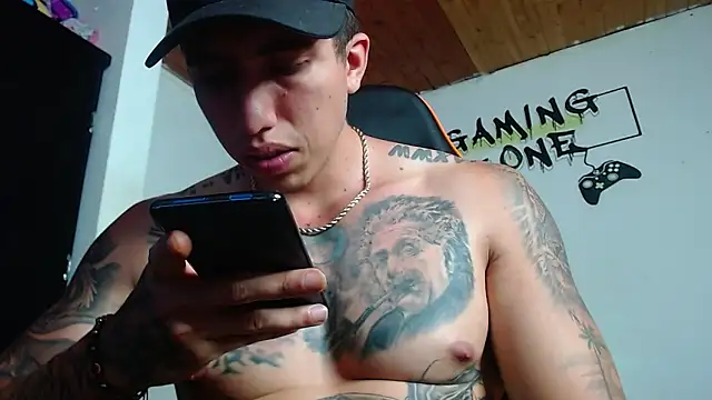 Adam Hudsond online show from March 4, 2025, 10:05 pm