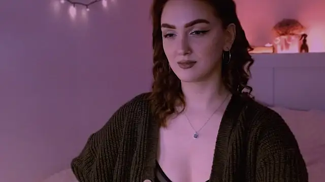 Snapshot of LilyFarey chatting on February 6, 2025, 7:07 pm LilyFarey online show from February 6, 2025, 7:07 pm