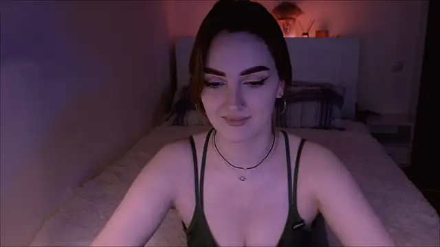 Snapshot of LilyFarey chatting on January 17, 2025, 8:33 pm LilyFarey online show from January 17, 2025, 8:33 pm