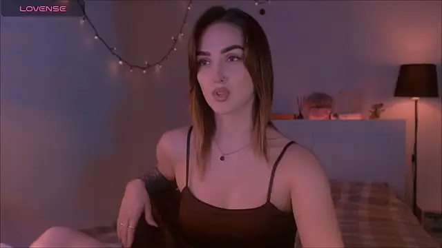 Snapshot of LilyFarey chatting on October 5, 2025, 7:48 pm LilyFarey online show from October 5, 2025, 7:48 pm