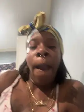 Snapshot of mscheeeexs chatting on April 8, 2026, 11:44 am mscheeeexs online show from April 8, 2026, 11:44 am