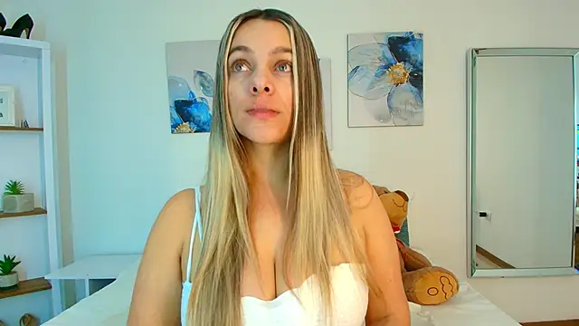 Snapshot of Isabella_Harley chatting on March 3, 2026, 1:29 pm Isabella Harley online show from March 3, 2026, 1:29 pm