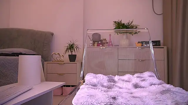 lildiaa online show from May 9, 2026, 7:56 am