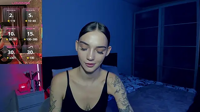 Snapshot of SophieCatty chatting on November 3, 2025, 11:52 pm SophieCatty online show from November 3, 2025, 11:52 pm