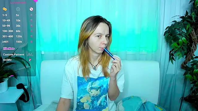 Snapshot of Bell_a_mi_ chatting on October 18, 2025, 10:06 am Bell a mi online show from October 18, 2025, 10:06 am