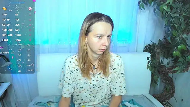 Snapshot of Bell_a_mi_ chatting on September 18, 2025, 5:43 am Bell a mi online show from September 18, 2025, 5:43 am