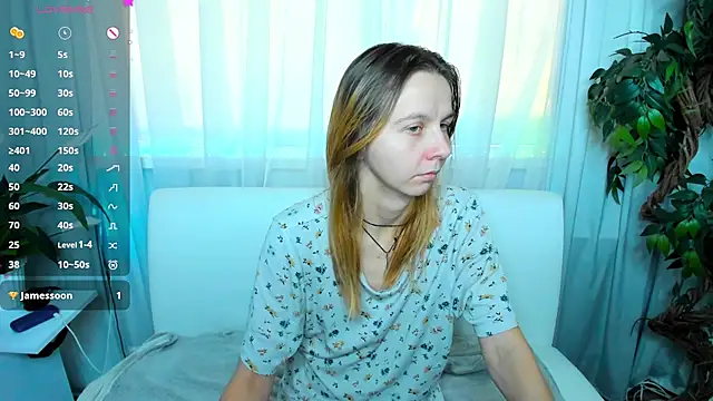 Snapshot of Bell_a_mi_ chatting on October 19, 2025, 9:34 am Bell a mi online show from October 19, 2025, 9:34 am