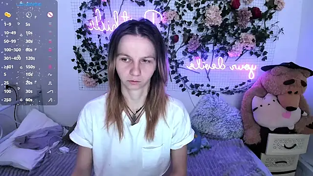 Snapshot of Bell_a_mi_ chatting on December 18, 2025, 1:59 pm Bell a mi online show from December 18, 2025, 1:59 pm