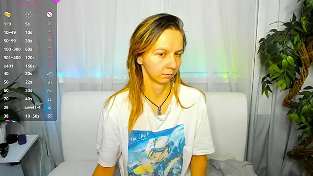 Snapshot of Bell_a_mi_ chatting on October 14, 2025, 9:10 am Bell a mi online show from October 14, 2025, 9:10 am