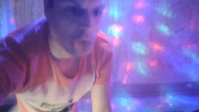 Snapshot of slankecrosdresser chatting on April 11, 2026, 7:39 pm slankecrosdresser online show from April 11, 2026, 7:39 pm