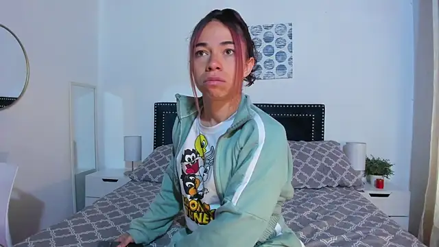 ZulyMichels online show from February 18, 2026, 12:23 pm