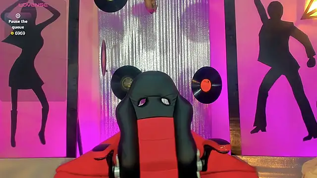 Snapshot of nickyminach_ chatting on November 13, 2025, 7:18 pm nickyminach online show from November 13, 2025, 7:18 pm