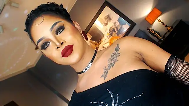 MarryQueen22 online show from November 25, 2025, 1:17 am