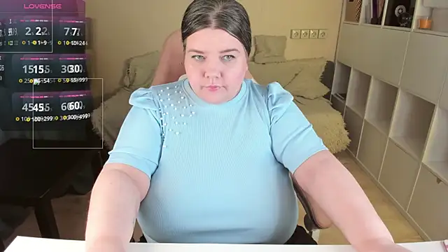 PlumPie online show from May 2, 2026, 8:03 pm