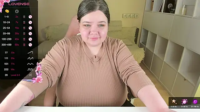 PlumPie online show from October 19, 2025, 1:14 pm