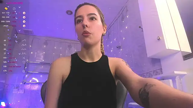 Snapshot of Fire_moth chatting on February 25, 2025, 6:47 am Fire moth online show from February 25, 2025, 6:47 am