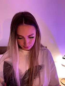 Snapshot of Eva_Ryen chatting on November 6, 2025, 4:55 pm Eva Ryen online show from November 6, 2025, 4:55 pm