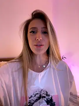 Snapshot of Eva_Ryen chatting on October 25, 2025, 4:18 pm Eva Ryen online show from October 25, 2025, 4:18 pm