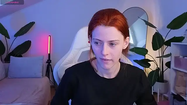 doll lesli online show from November 12, 2025, 6:39 am