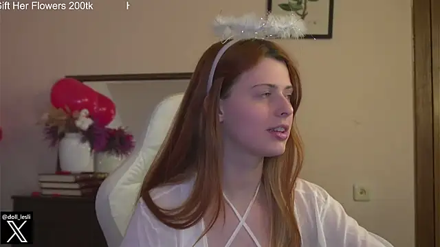 Snapshot of doll_lesli chatting on February 14, 2025, 9:10 pm doll lesli online show from February 14, 2025, 9:10 pm