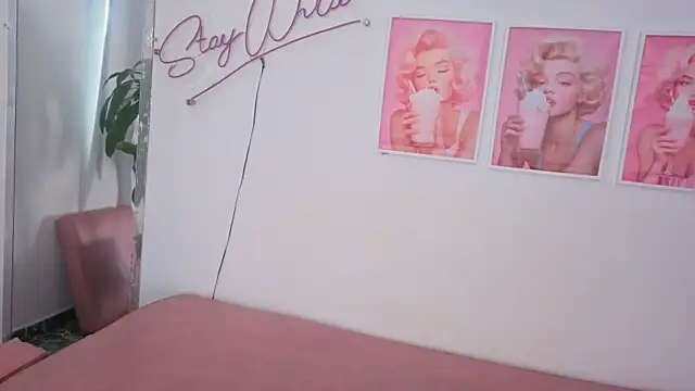 Adele LatinLady online show from January 11, 2026, 8:16 pm