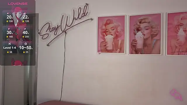 Adele LatinLady online show from November 19, 2025, 9:37 pm